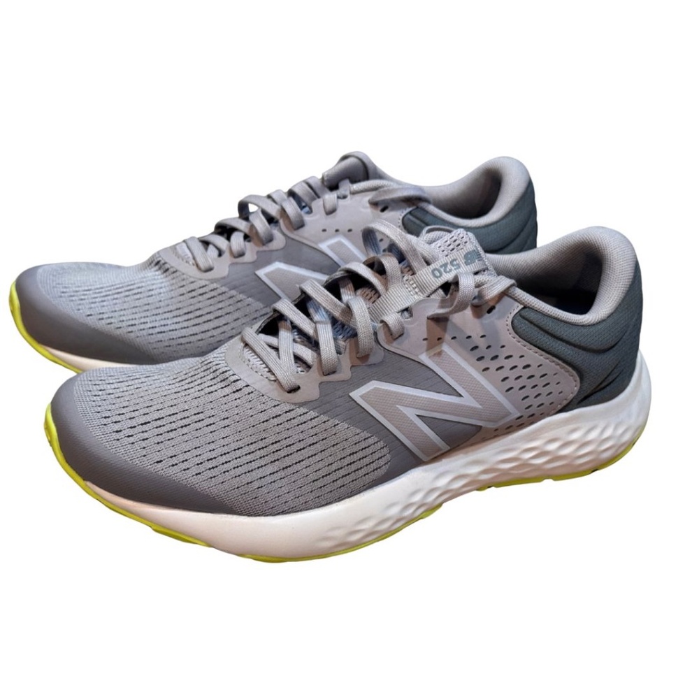 New Balance Women's 520 v7 Gray